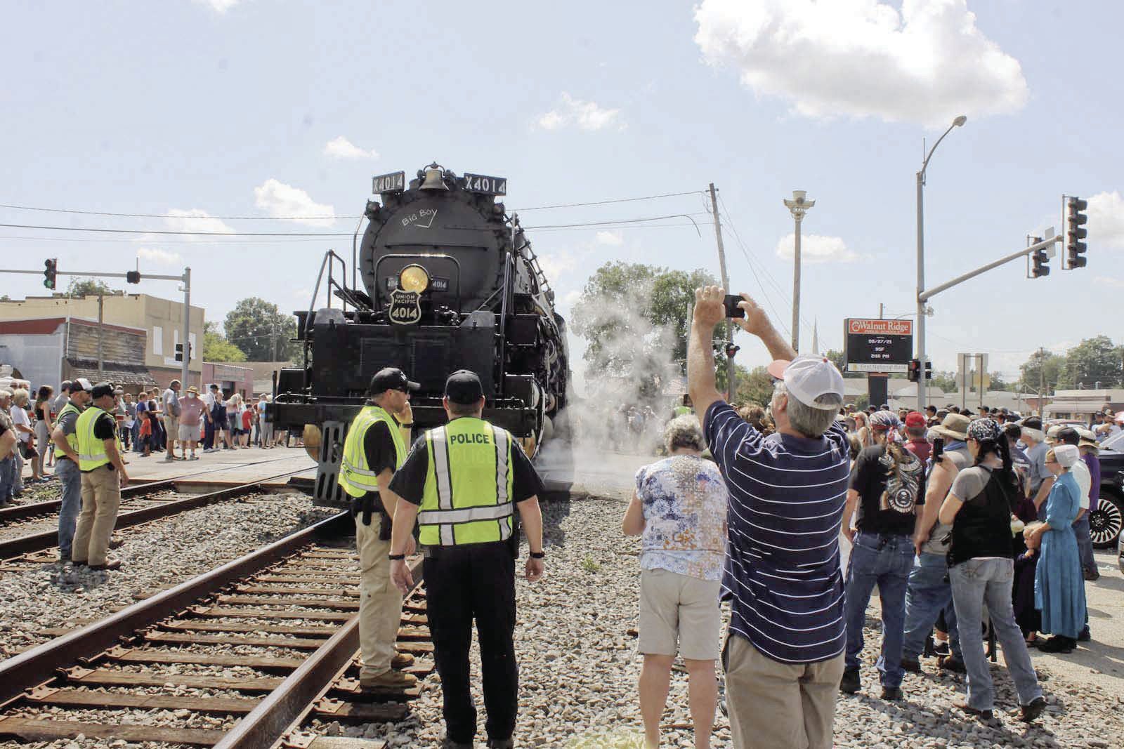 Big Boy No. 4014 stops in WR